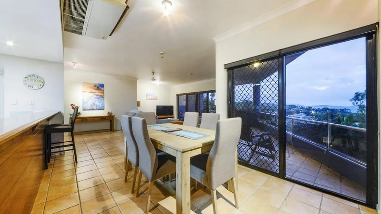 Airlie Harbour Apartment - Airlie Beach