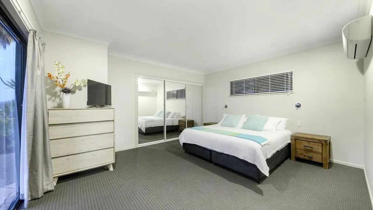 Airlie Harbour Apartment - Airlie Beach