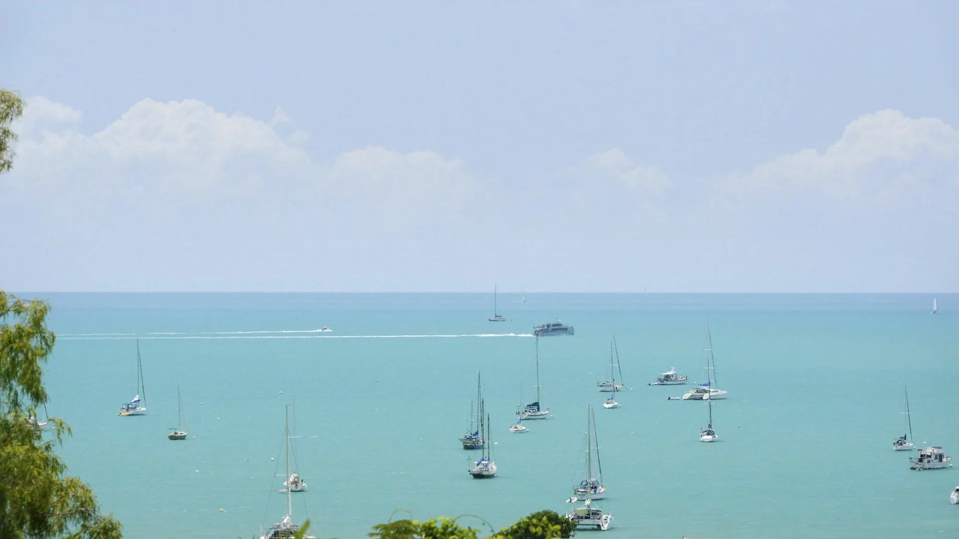 Airlie Harbour Apartment - Airlie Beach