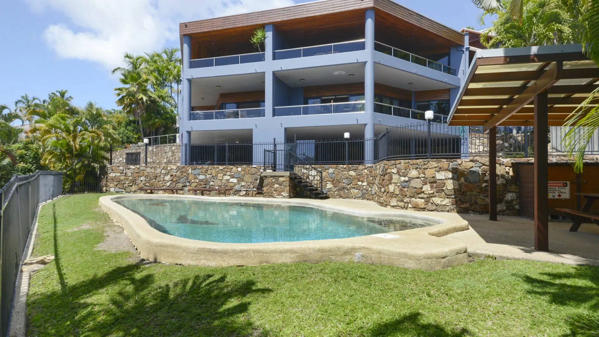 Airlie Harbour Apartment - Airlie Beach